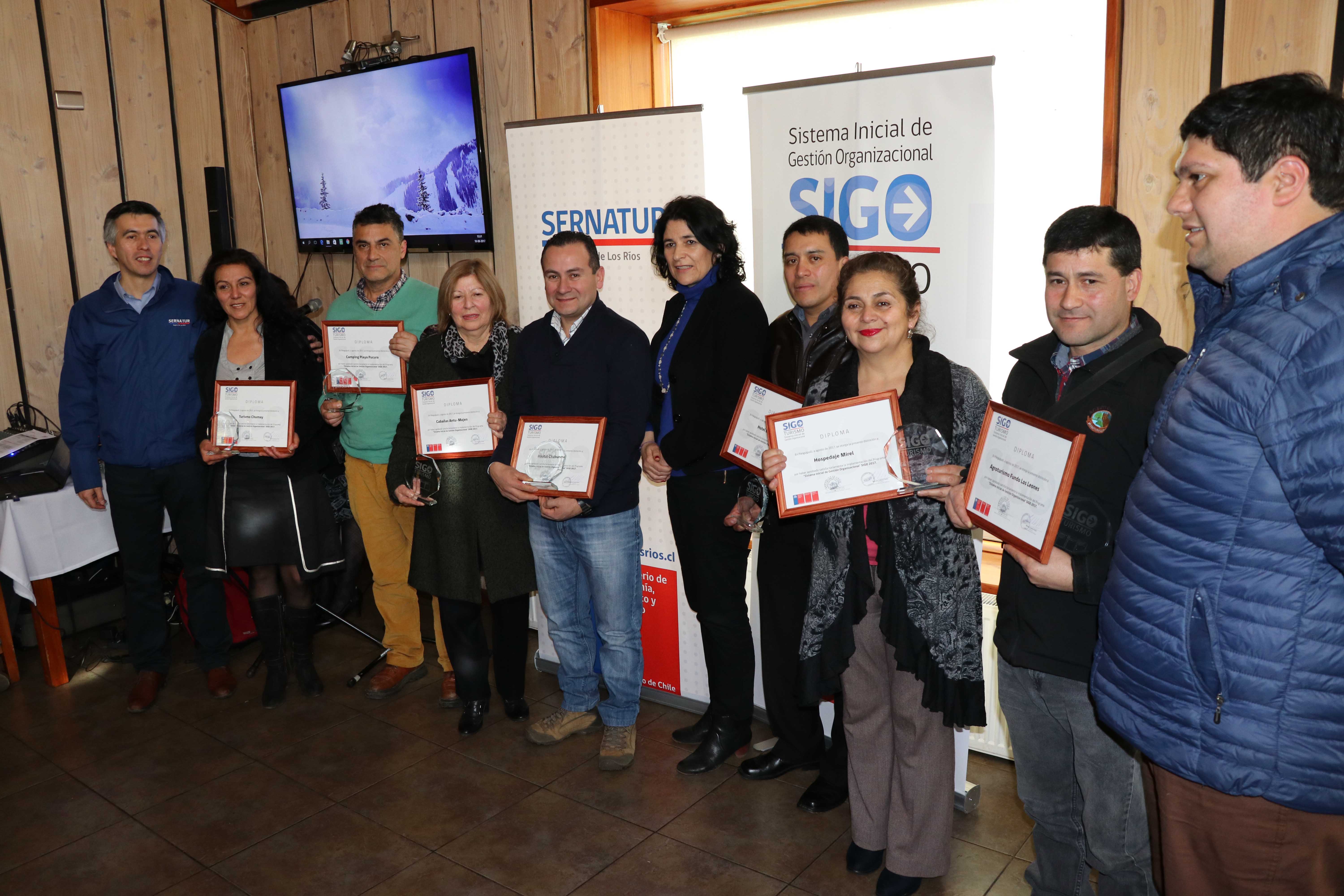 Subsecretaría de Turismo y Sernatur certificaron con programa SIGO a 24 empresas del destino Sietelagos