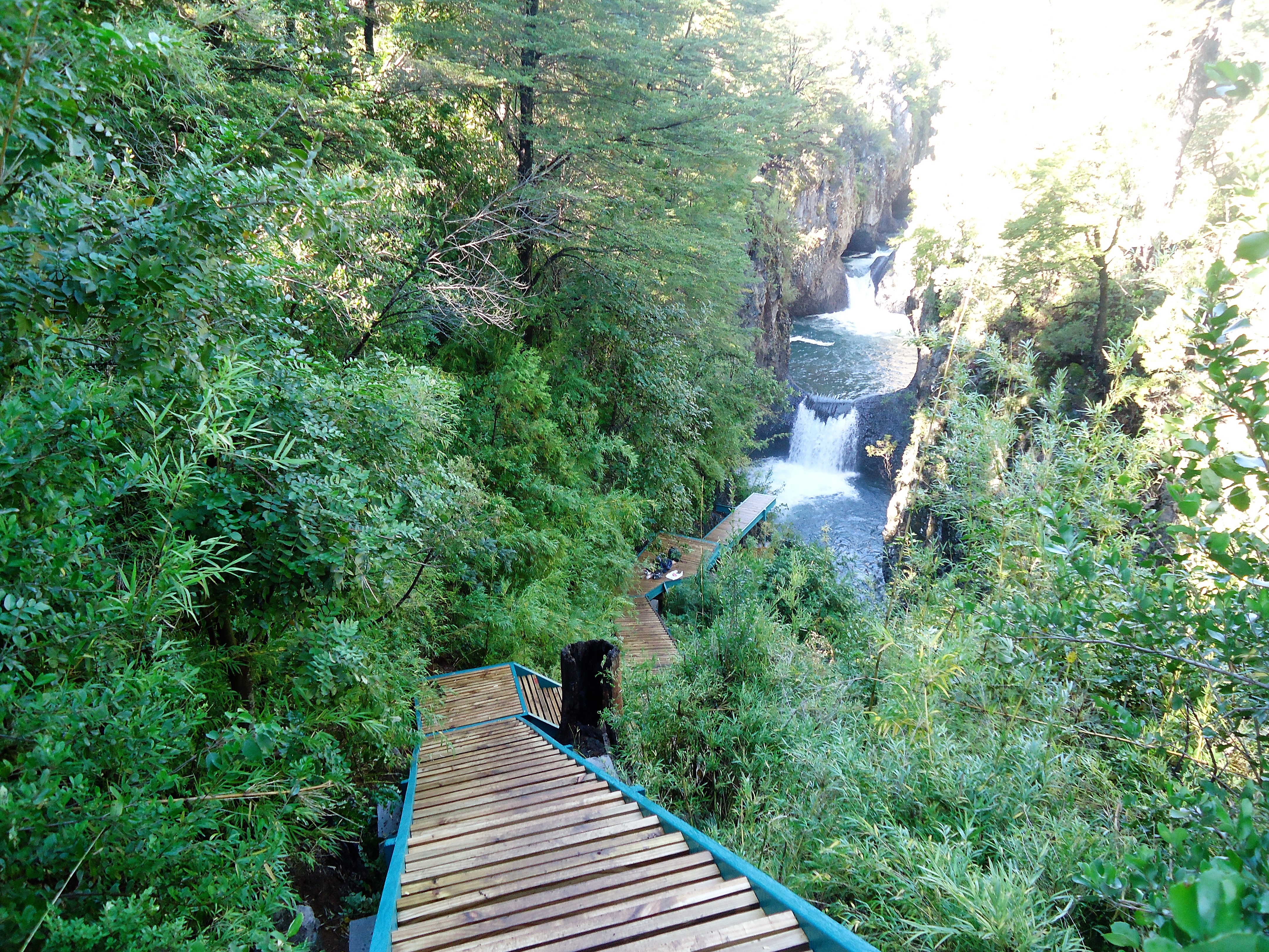 Gobierno anuncia licitación para desarrollo de proyectos de turismo sustentable en el Parque Nacional Radal Siete Tazas