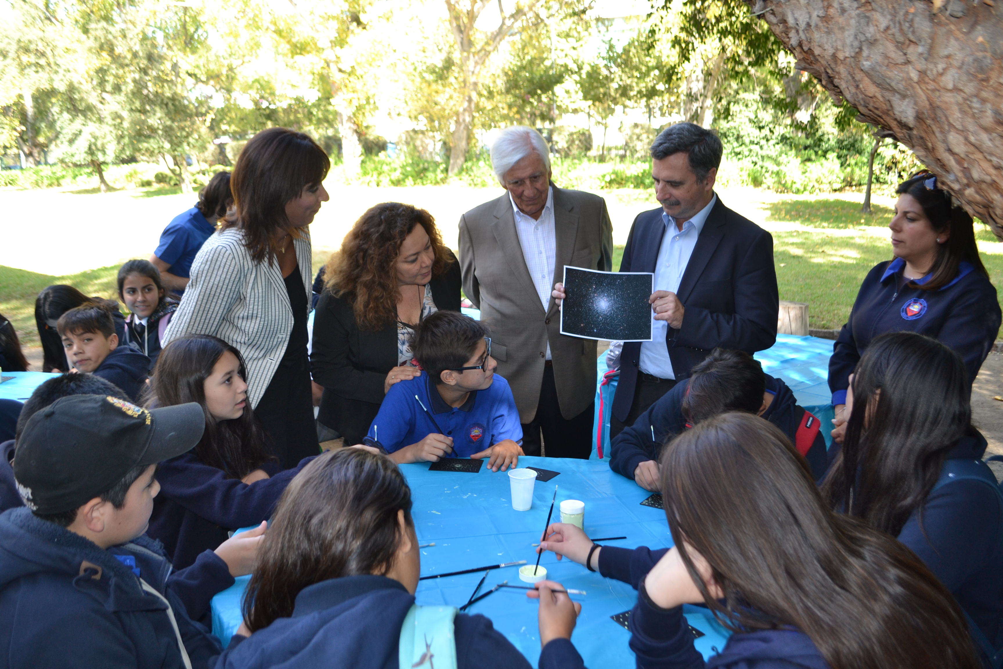 Subsecretaría de Turismo y Municipalidad de Vitacura celebran el Día de la Astronomía junto a estudiantes