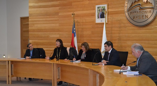 Intendenta y Subsecretaria de Turismo lanzan mesa público privada para potenciar el turismo en la región de Aysén