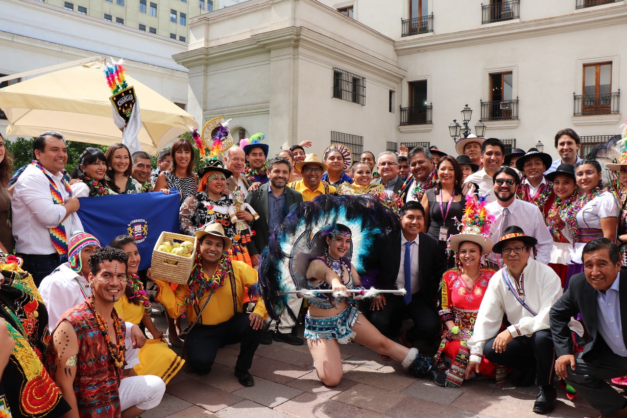 Carnaval con la Fuerza del Sol llega al Palacio de La Moneda