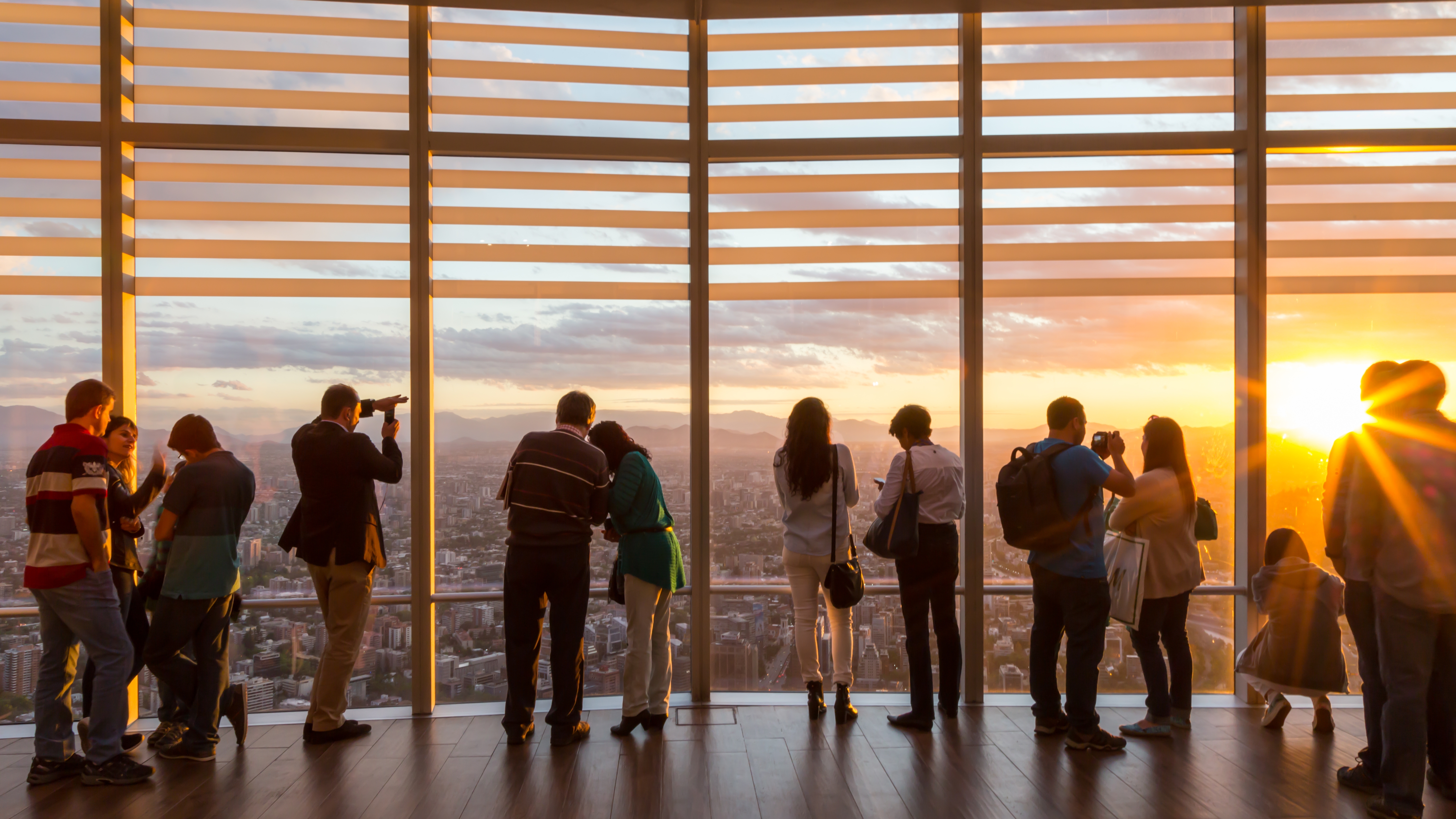 306 mil turistas extranjeros arribaron a Chile durante octubre de este año