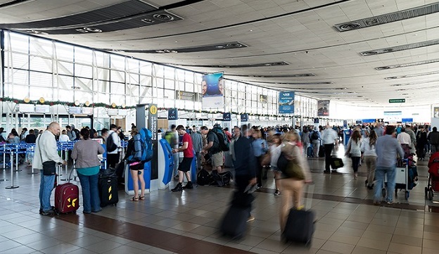 Ministerios de Transportes y Economía entregan plan de medidas para pasajeros aéreos por coronavirus