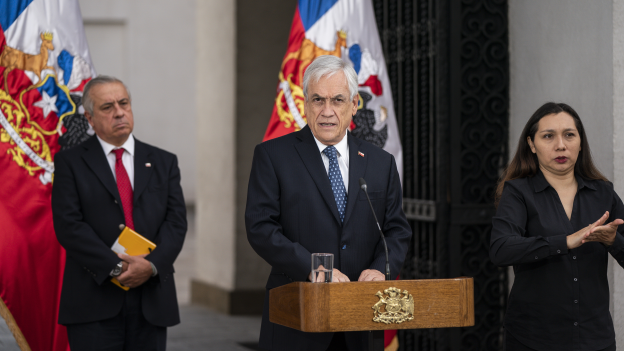Presidente Sebastián Piñera anuncia cierre de fronteras para el tránsito de personas extranjeras tras decretar fase 4 del coronavirus en Chile