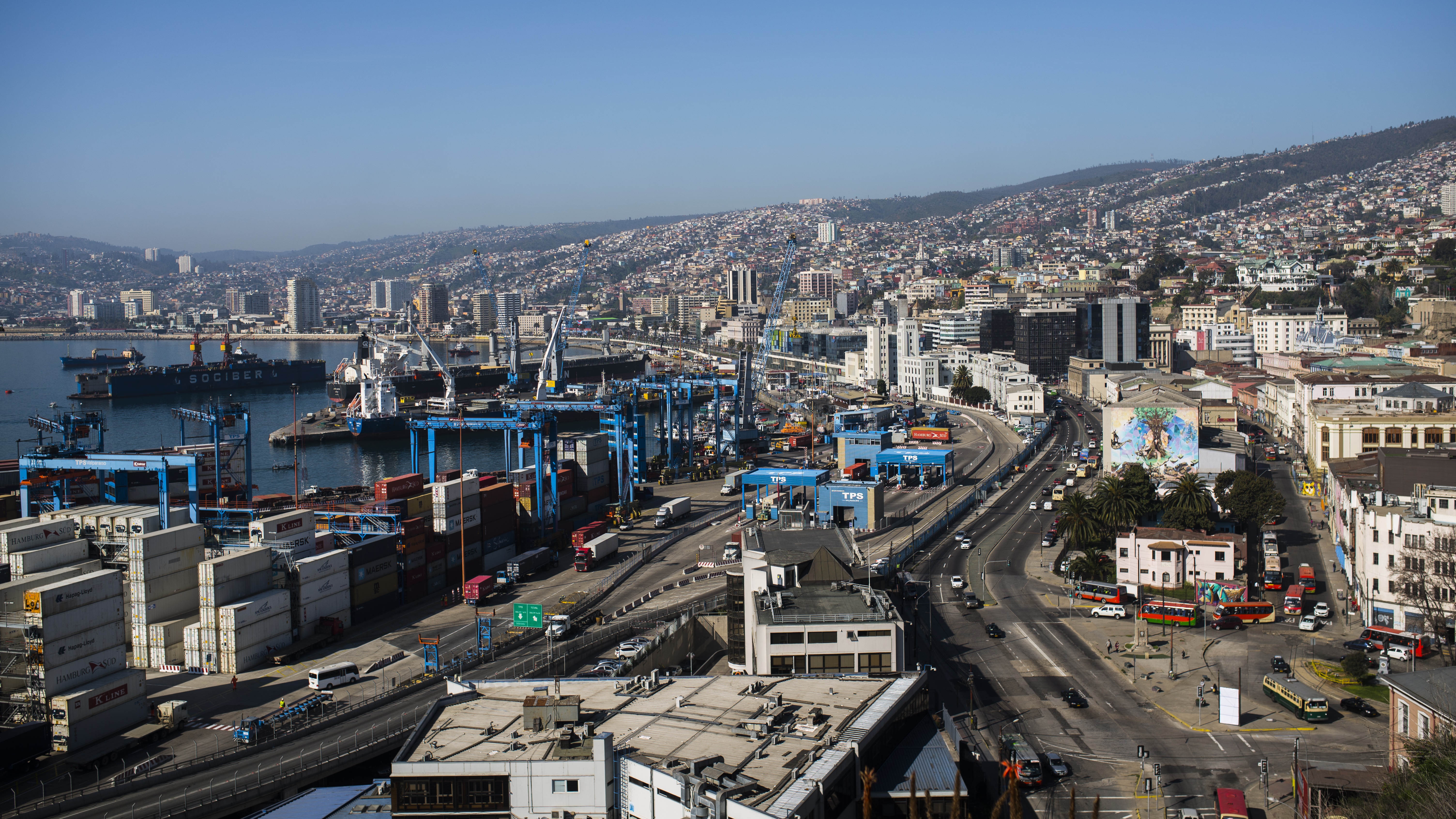 Fuerte caída del mercado chino marca cifra de llegadas de turistas extranjeros a Chile durante febrero