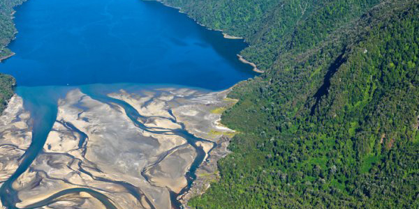 CONAF abre licitación para servicios ecoturísticos  en parques nacionales Pumalín y Patagonia