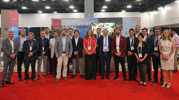 Subsecretaria de Turismo participa en importante feria internacional de cruceros en Miami