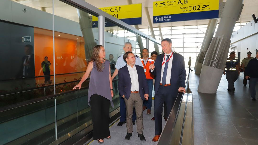 Ministerio de Obras Públicas y Subsecretaría de Turismo lanzan plan de temporada alta en Aeropuerto Nuevo Pudahuel