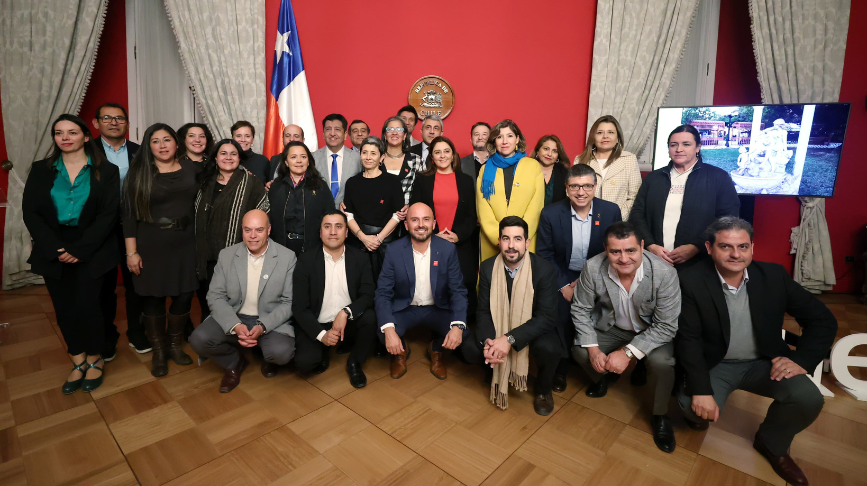 Pueblos chilenos reconocidos por ONU Turismo recibieron los galardones en el Palacio de La Moneda